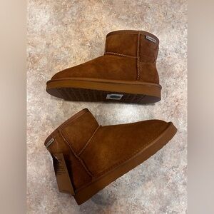 New With Tags Bear Paw Short Boots